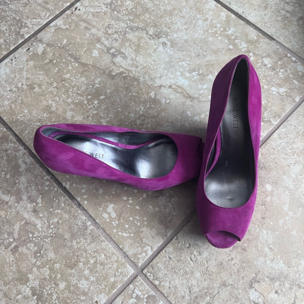 Nine West hot pink wedges